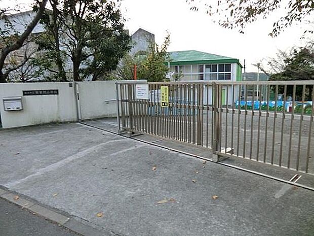 横浜市立南舞岡小学校まで339m