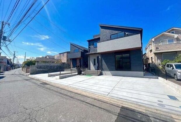 《外観》　■家族みんなが落ち着ける場所。明るい空間で心も暖か、朝から爽やかな気分。寝る時も包みこまれるようにふんわりと。家にいることが心と体に優しい暖かな暮らし。