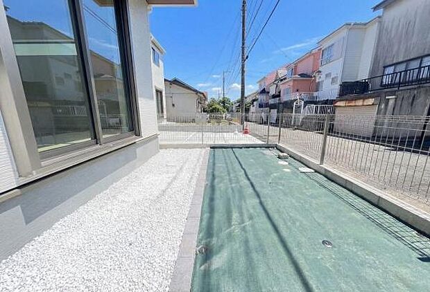 《庭》　■子供のころに夢見た「庭付きマイホーム」。その夢が現実となるかもしれませんね。人目を気にせず開放的に。お庭で家庭菜園などはいかがでしょうか。