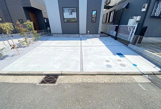 《駐車場》　■駐車場2可能（車種による）。