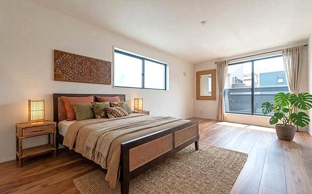 《寝室》　■本画像は家具や小物の配置をCGで作成しており、実際に現地に家具や小物は置かれておりません。また、価格に家具や小物は含まれておりません。