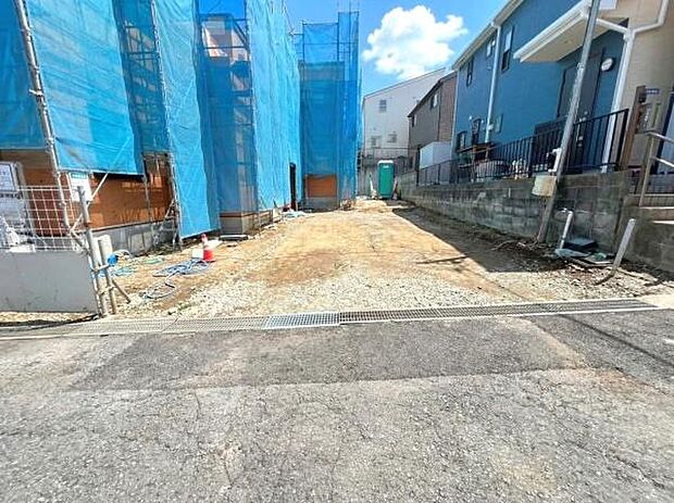 《駐車場》　■駐車場2台可能(車種による）