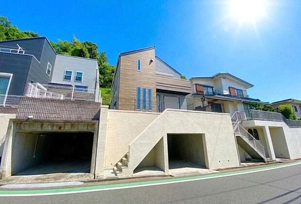 《外観》 ■家族みんなが落ち着ける場所。明るい空間で心も暖か、朝から爽やかな気分。寝る時も包みこまれるようにふんわりと。家にいることが心と体に優しい暖かな暮らし。