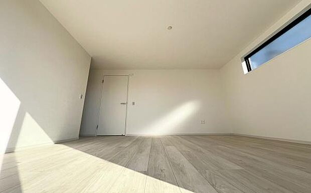 《寝室》 ■心地よい眠りへといざなうしっとりと落ち着いた雰囲気の寝室。