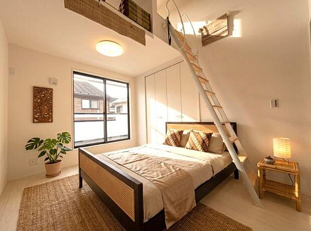 《寝室》 ■本画像は家具や小物の配置をCGで作成しており、実際に現地に家具や小物は置かれておりません。また、価格に家具や小物は含まれておりません。