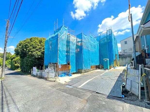 《外観》　■家族みんなが落ち着ける場所。明るい空間で心も暖か、朝から爽やかな気分。寝る時も包みこまれるようにふんわりと。家にいることが心と体に優しい暖かな暮らし。