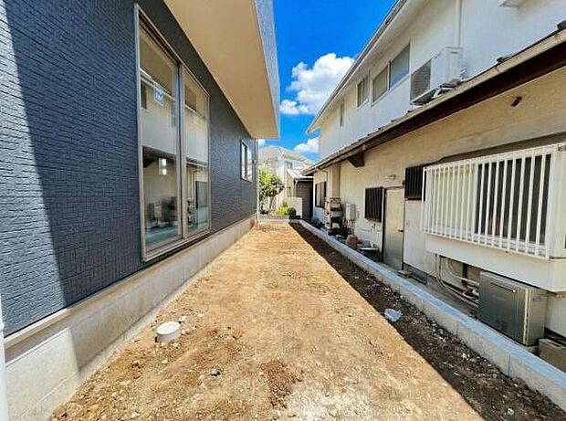 《庭》　■子供のころに夢見た「庭付きマイホーム」。その夢が現実となるかもしれませんね。人目を気にせず開放的に。お庭で家庭菜園などはいかがでしょうか。