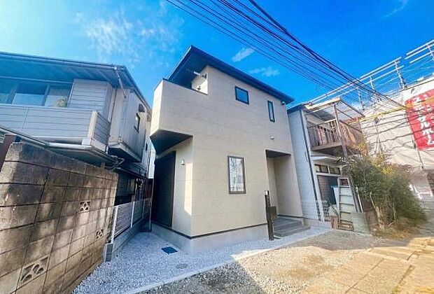 《外観》 ■家族みんなが落ち着ける場所。明るい空間で心も暖か、朝から爽やかな気分。寝る時も包みこまれるようにふんわりと。家にいることが心と体に優しい暖かな暮らし。