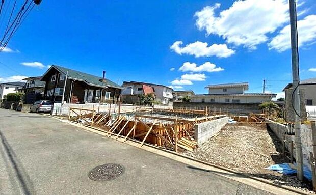 《外観》 ■家族みんなが落ち着ける場所。明るい空間で心も暖か、朝から爽やかな気分。寝る時も包みこまれるようにふんわりと。家にいることが心と体に優しい暖かな暮らし。