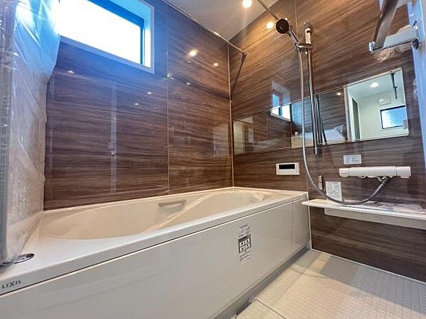 《浴室 》 ■バスルームは一日の疲れを癒す居心地の良い空間です。