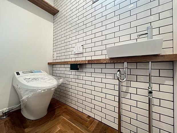 《トイレ》 ■清潔感のある落ち着いたトイレ。