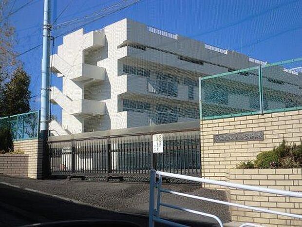 横浜市立みたけ台小学校まで965m