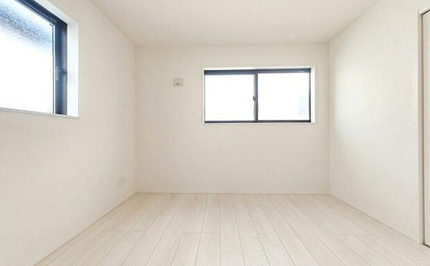 《子供部屋》 ■お子様の成長を優しく見守る、明るい子供部屋。遊んだり、学んだり、時には一人の時間を過ごしたりと健やかな毎日を育む大切な場所。未来への第一歩を育む、かけがえのない空間です。