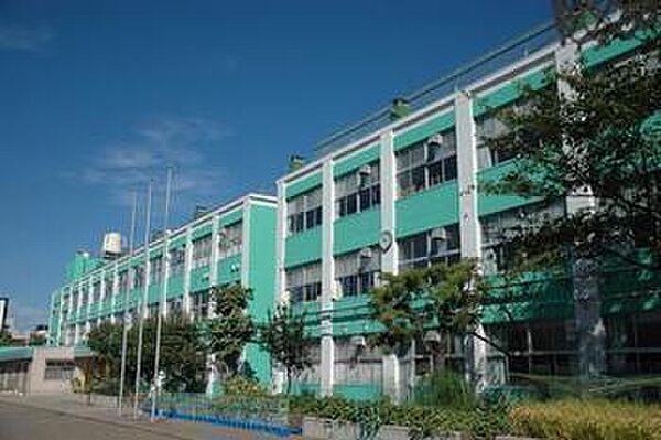 横浜市立入船小学校まで1053m