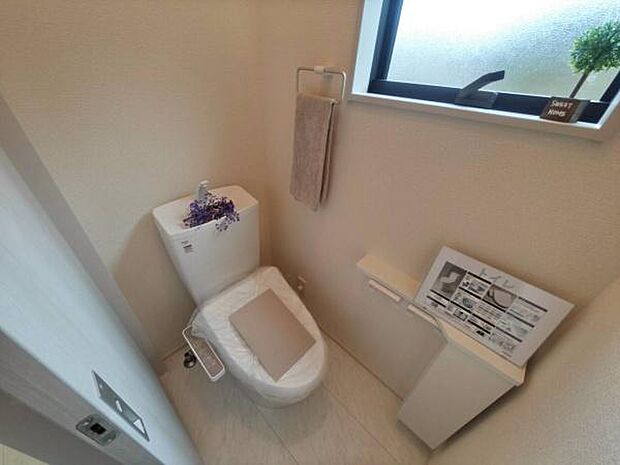 《トイレ》　■清潔感のある落ち着いたトイレ。