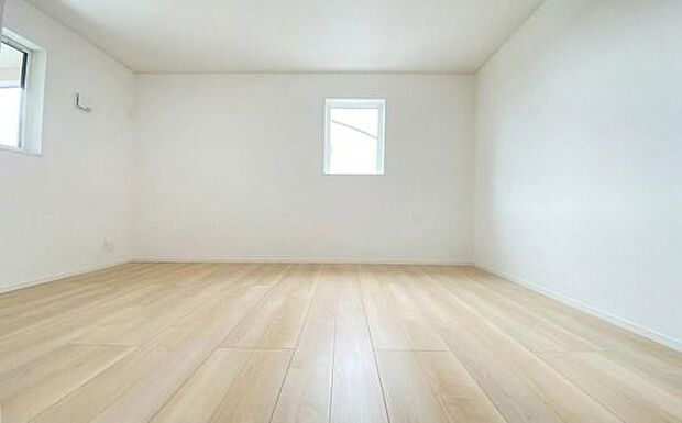 《子供部屋》　■お子様の成長を優しく見守る、明るい子供部屋。遊んだり、学んだり、時には一人の時間を過ごしたりと健やかな毎日を育む大切な場所。未来への第一歩を育む、かけがえのない空間です。