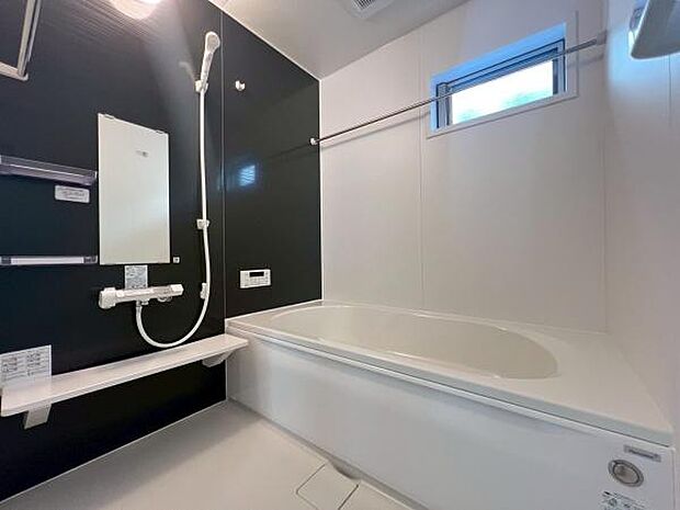 《浴室　》　■バスルームは一日の疲れを癒す居心地の良い空間です。