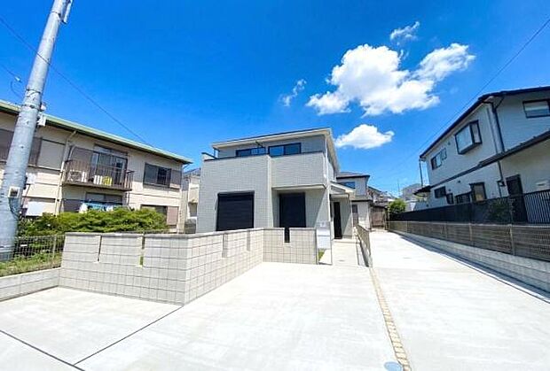 《駐車場》 ■駐車場2可能(車種による)。