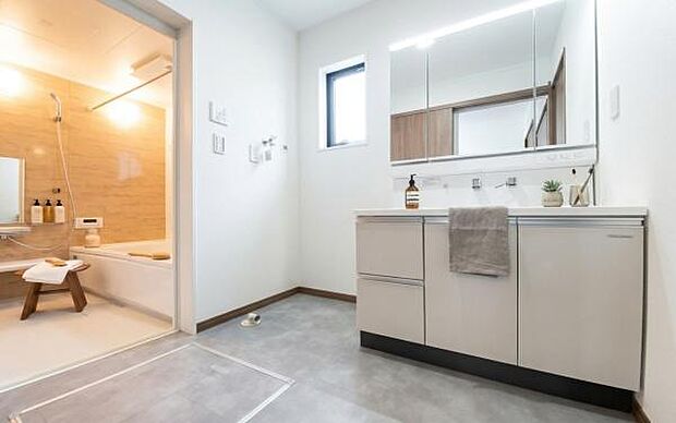 《洗面化粧台》■洗練されたデザインのおしゃれな洗面化粧台。広々とした空間が、贅沢なひとときを演出します。快適さと美しさを兼ね備えた洗面所（小物をCGで作成、実際に小物は配置されていません）