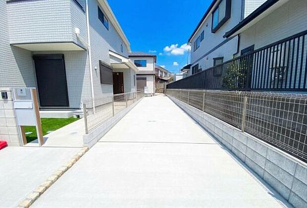 《駐車場》　■駐車場2～3台。（車種による）