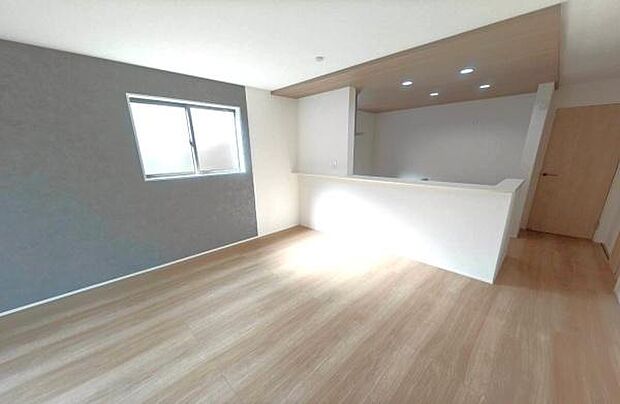 《ダイニングキッチン》　■会話を楽しみながら食事を味わう。一緒にいる時間が楽しい空間。カフェにいるような気分で毎日を過ごしたい。家族でいる時間を柔らかに包み込むインテリア。