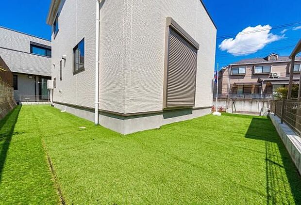 《庭》　■子供のころに夢見た「庭付きマイホーム」。その夢が現実となるかもしれませんね。人目を気にせず開放的に。お庭で家庭菜園などはいかがでしょうか。