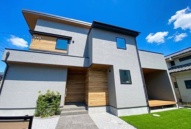 《外観》　■家族みんなが落ち着ける場所。明るい空間で心も暖か、朝から爽やかな気分。寝る時も包みこまれるようにふんわりと。家にいることが心と体に優しい暖かな暮らし。