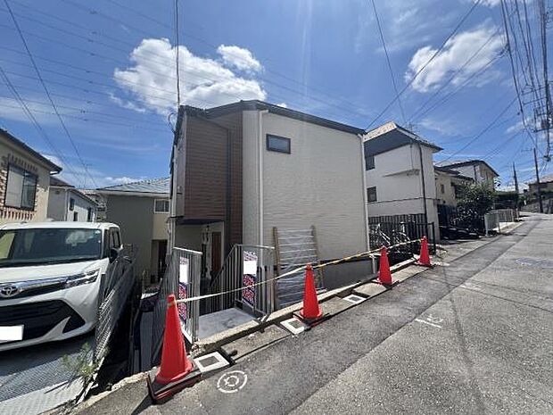 《前面道路》 ■落ち着いた住環境です。