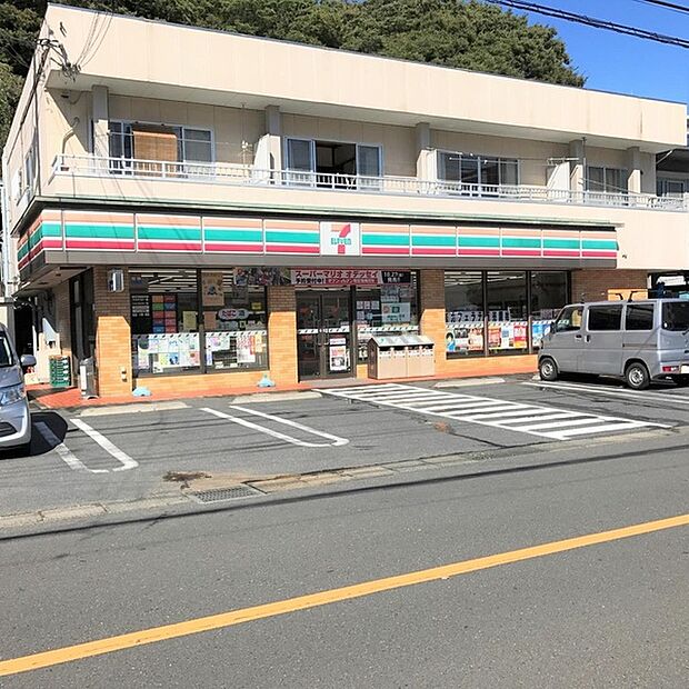 セブンイレブン川崎平3丁目店まで827m