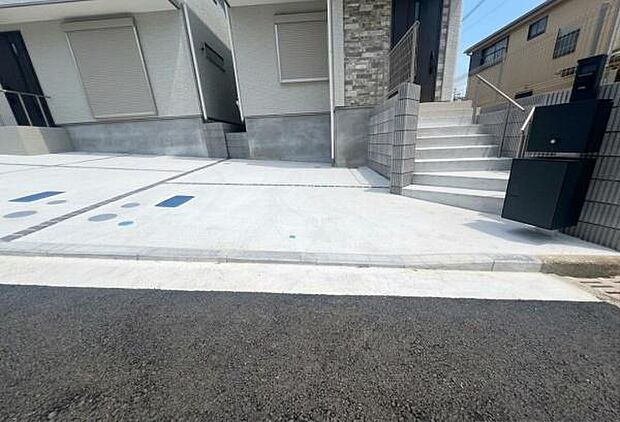 《駐車場》　■駐車場1台可能（車種による）