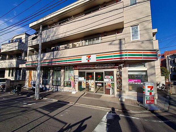 セブンイレブン横浜大口駅東店まで648m