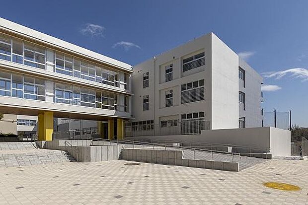 横浜市立義務教育学校緑園学園まで613m、義務教育学校として、9年間の小中一貫した教育を展開する学校