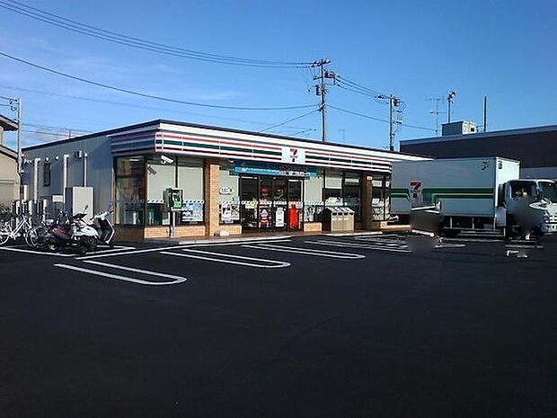 セブンイレブン大和福田中央店まで744m