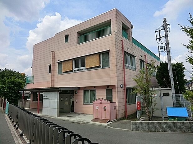 もみの木保育園まで319m、集団生活の中で心が触れ合うことで愛される安心感、人への信頼感を学ぶことの基礎となります。