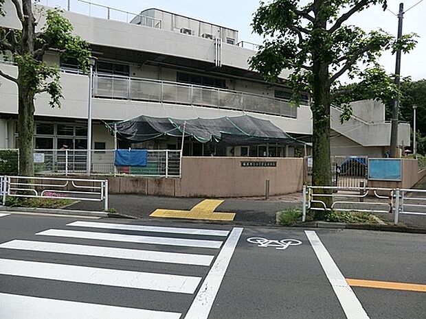 ひかりが丘保育園まで479m、生後6ケ月から受け入れ　入園していない子育て中の親子にも子育て支援を行っています。どうぞご利用ください。