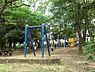 周辺：藤が丘公園まで724m、ベンチ、トイレ、すべり台、ブランコ、鉄棒、ターザンロープがあります