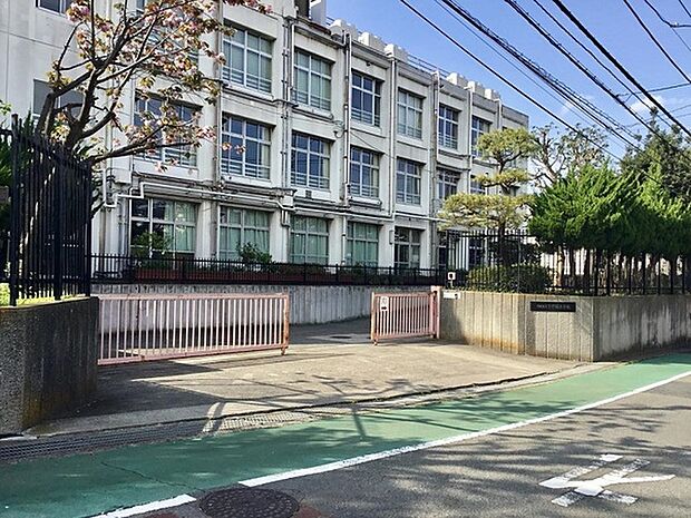川崎市立下作延小学校まで624m