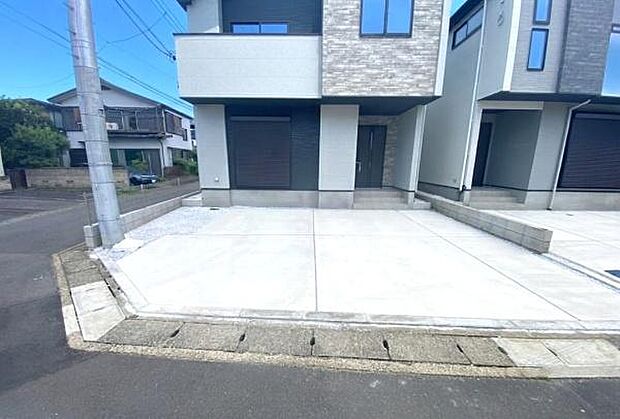 《駐車場》 ■駐車場2台可能。(車種による)
