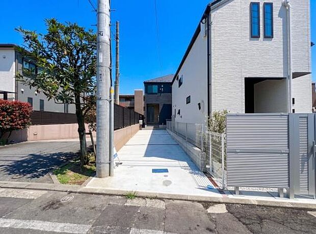 《駐車場》 ■敷地内駐車場