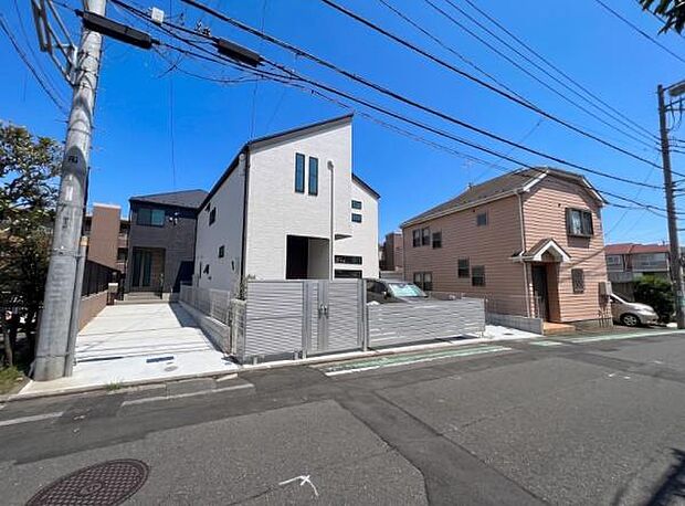 《前面道路》　■落ち着いた住環境です。