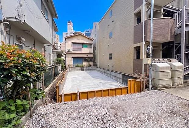 《外観》 ■豊かな光が照らすこの場所は、たわいもない会話を楽しみ、ゆったりとした時間を過ごす場所。家族の日常が刻まれる大切な空間です。