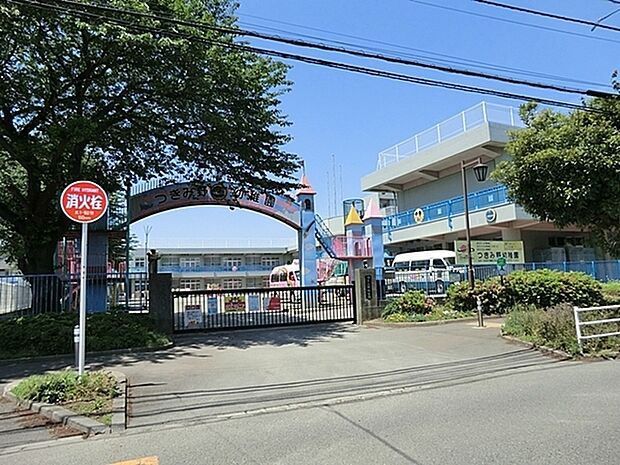 つきみ野幼稚園まで2318m、子ども達が自然と笑顔になれる保育園を目指し、見守っていきます。周辺にはつきみ野1号公園やほうえんさま公園などが点在。