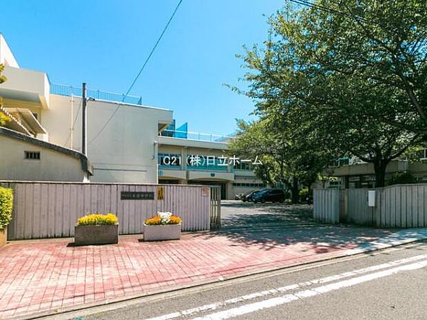 横浜市立本宿中学校まで700m