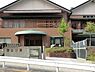 周辺：きらら保育園まで853m、産休あけの生後8週間から5歳就学前まで　　開所時間　午前7時から午後8時（延長保育時間含む）