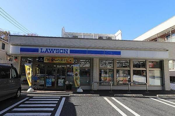 ローソン横須賀鷹取店まで902m
