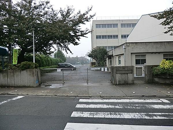 横浜市立浦島小学校まで640m
