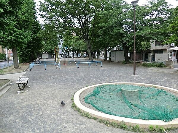 冨家町公園まで54m、子どもたちが安心して走り回れる、明るく見通しの良い公園。
