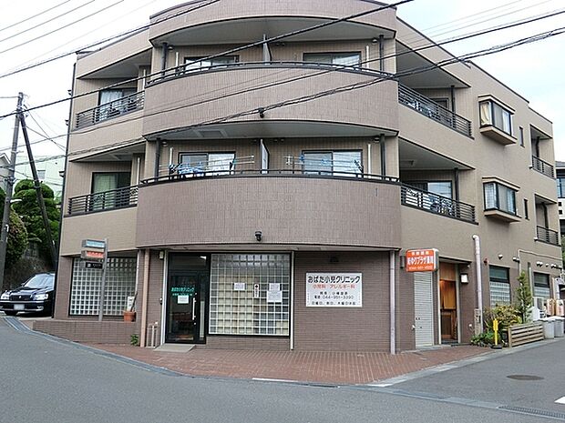 おばた小児クリニックまで614m、小児科・アレルギー科 専用駐車場9台分完備
