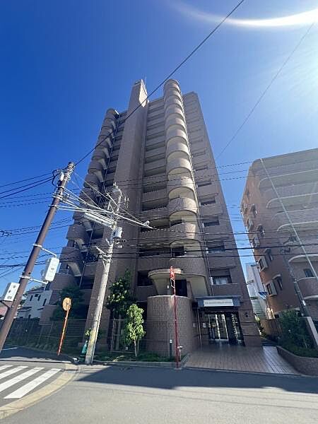《現地》　青い空と白い雲、気分が晴れる場所がここにあります。