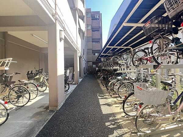 《共用部分》　■駐輪場